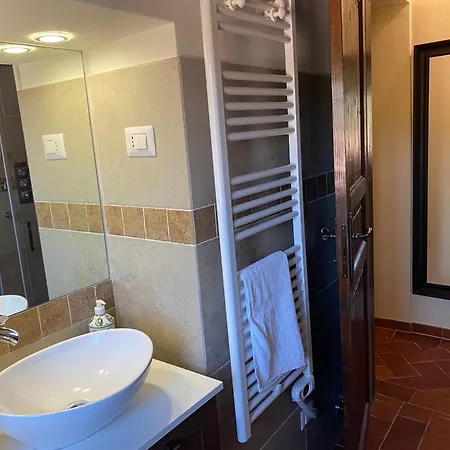 Apartment Rosa Di Maggio Pari
